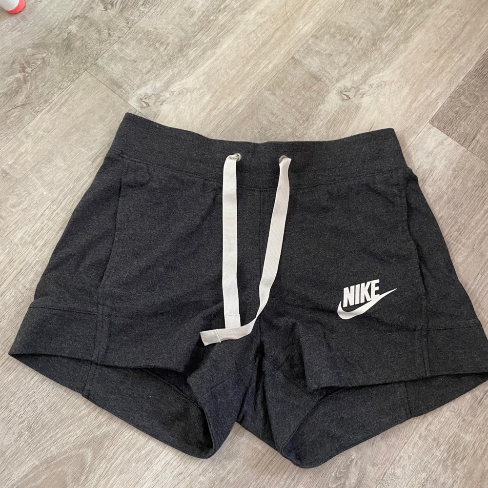 Nike shorts grey xs